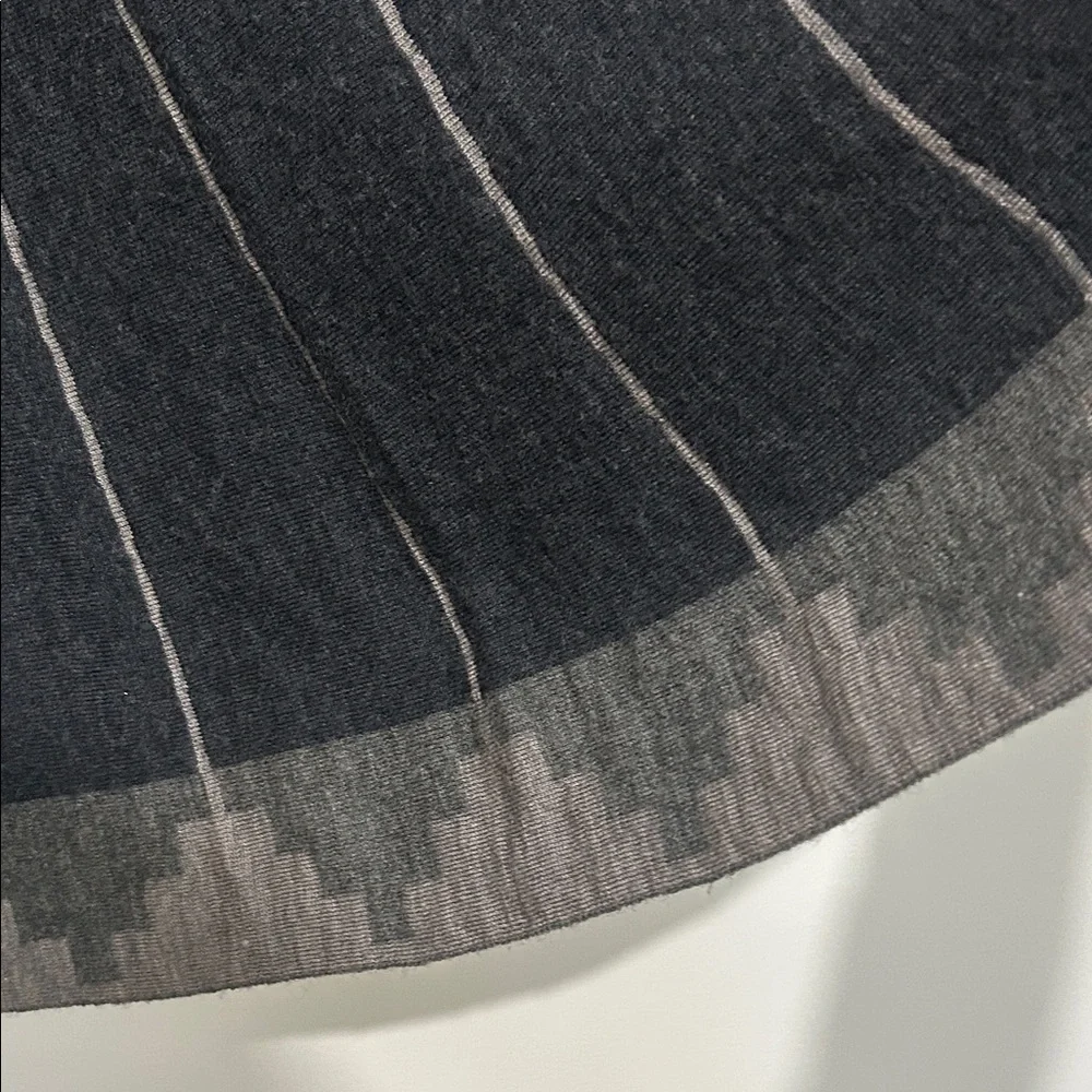 Adrienne Black and Gray Merino Wool Sweater Skirt Size Small‎